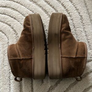 Ugg Classic Ultra Mini Platform boots in size 8 😍
